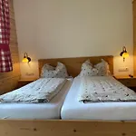 Landgasthof Kirchenwirt קרימל